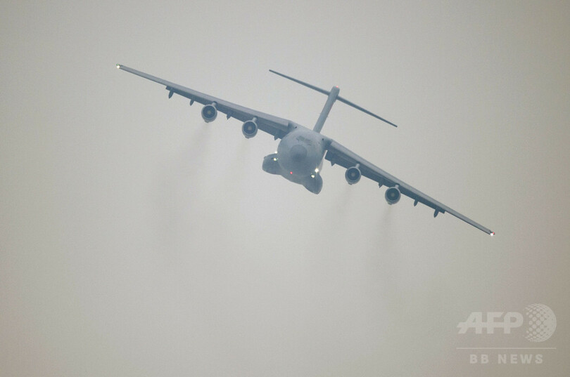 中国軍、最大の国産軍用輸送機「運20」の運用開始