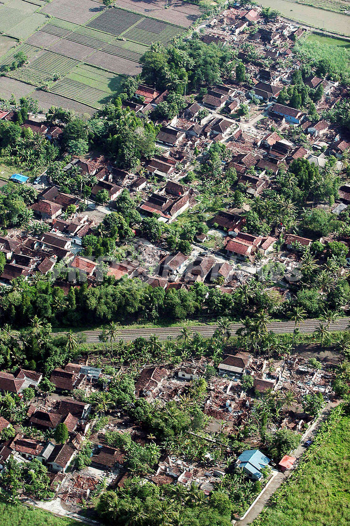＜ジャワ島中部地震＞29日夜に大雨、被害深刻化 - インドネシア