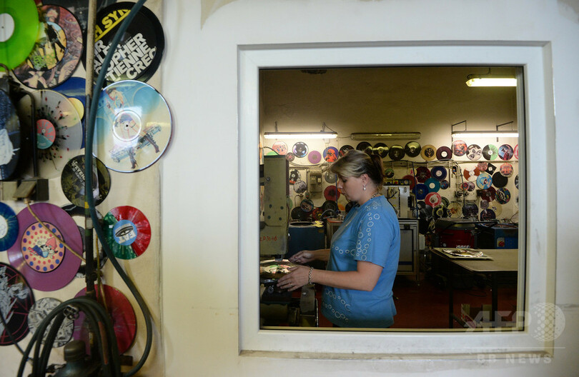 レコード盤を復活させるチェコの村