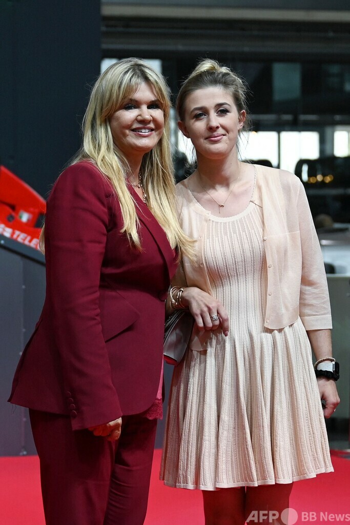 元F1王者シューマッハ氏を表彰 故郷の独州、家族が式典出席