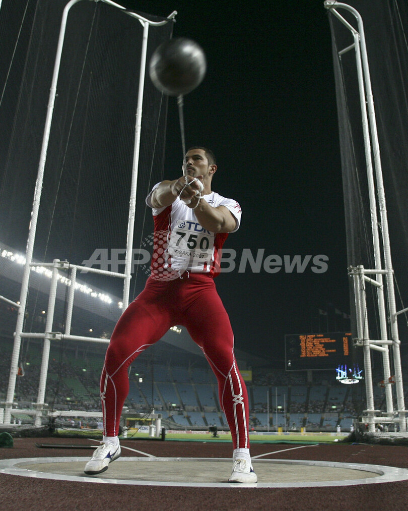室伏 男子ハンマー投げで6位に終わる