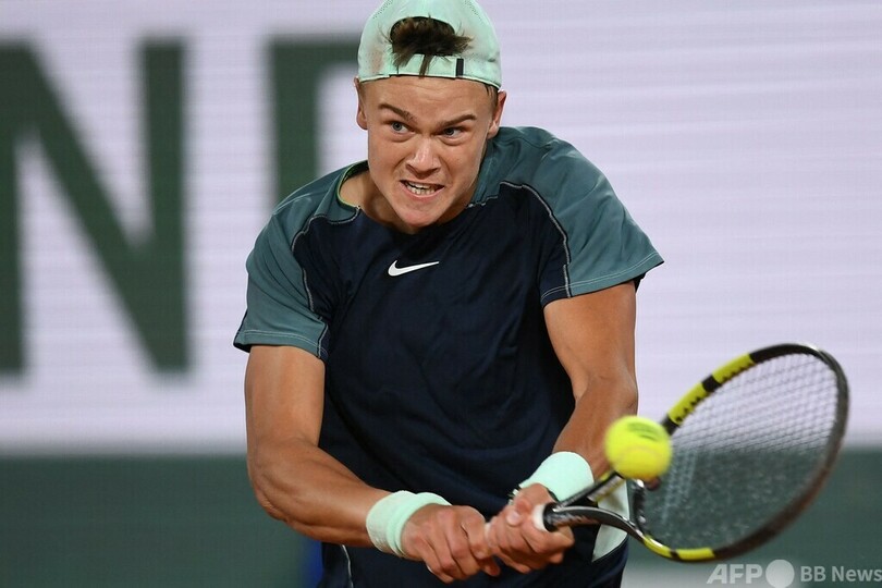 チチパス快勝で16強、新鋭ルーネと対戦へ 全仏OP