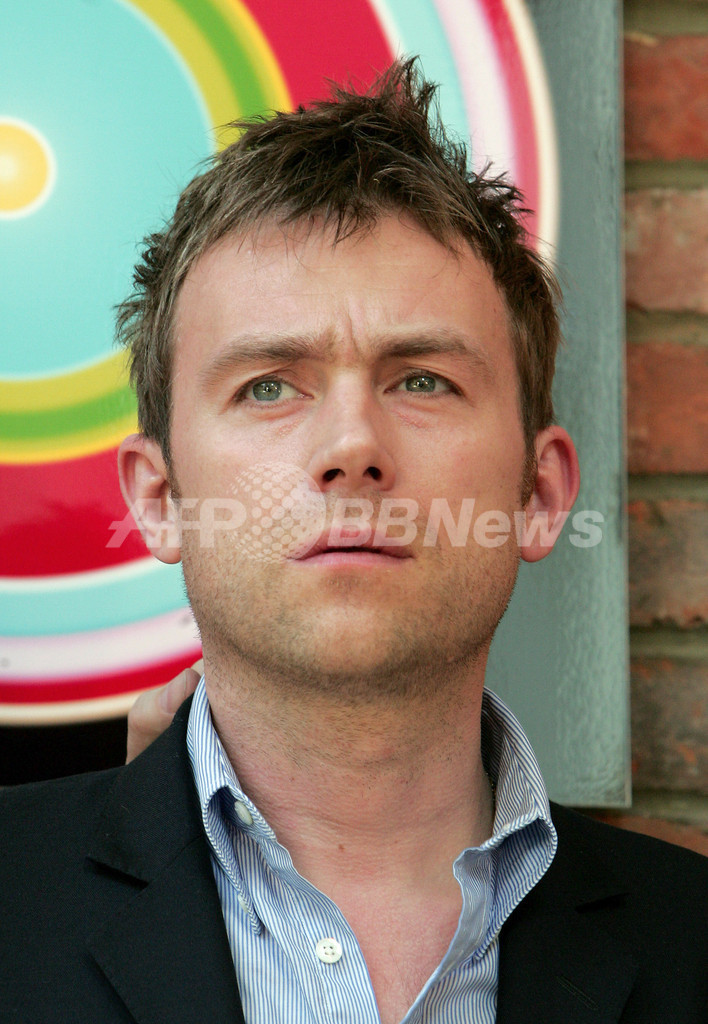 ブラー再結成コンサート、2分で完売