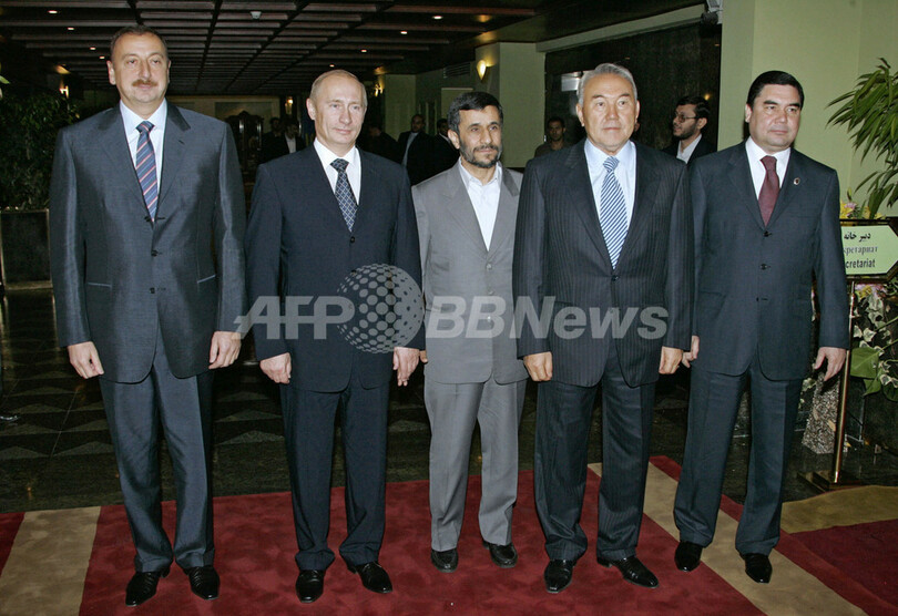 プーチン露大統領、イランの核エネルギー保有権を支持、同国への軍事行動をけん制