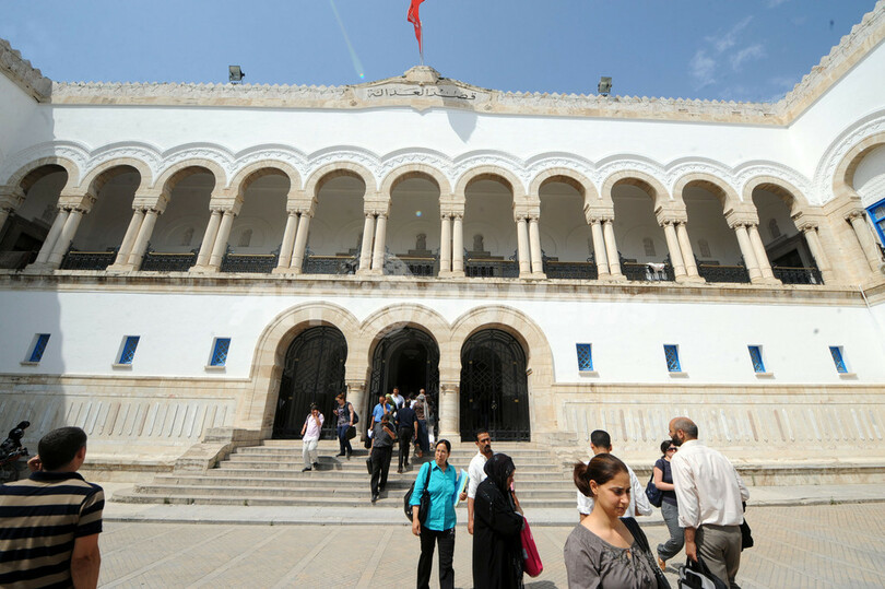 チュニジア前大統領に禁錮15年、武器や麻薬の不法所持で