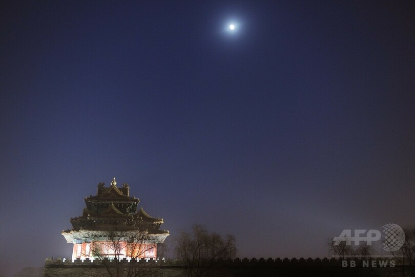 中国、月面裏側に探査機着陸の計画 18年打ち上げへ