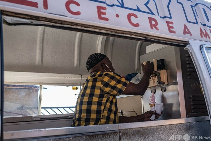 南アで幸せ届けるソフトクリーム販売車 アパルトヘイト時代から45年