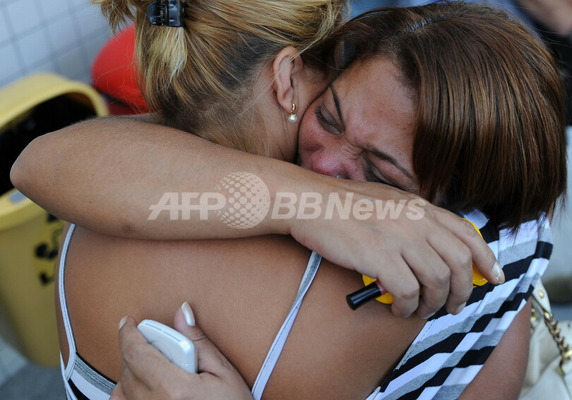 ブラジル・リオの学校で男が銃乱射、12人死亡 自殺目的か