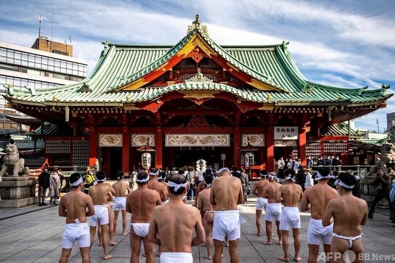 神田明神で新春恒例の寒中みそぎ