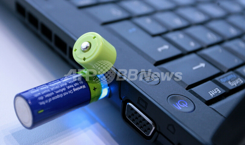 IT見本市「CeBIT」、会場にはターミネーターのフィギュアも