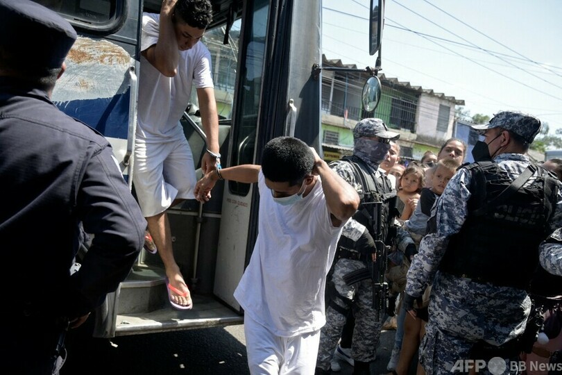 15日間で「ギャング構成員」9000人逮捕 エルサルバドル