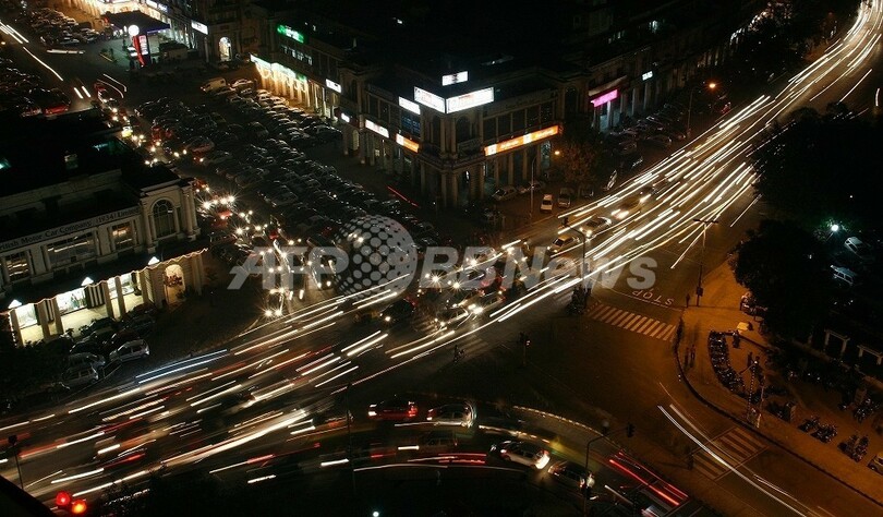 ニューデリーの繁華街で連続爆発、死傷者多数