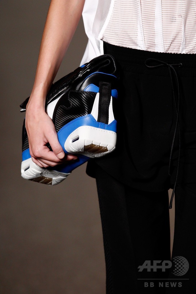 スニーカースタイルがさらに進化！？「アレキサンダー ワン」15年春夏