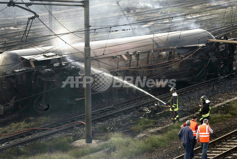 国際ニュース：AFPBB Newsイタリアの貨物列車脱線・爆発事故、死者は16人に
