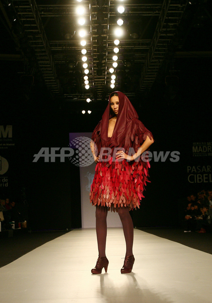 ＜08/09年秋冬パサレラ・シベレス＞ルクソール、新作を発表