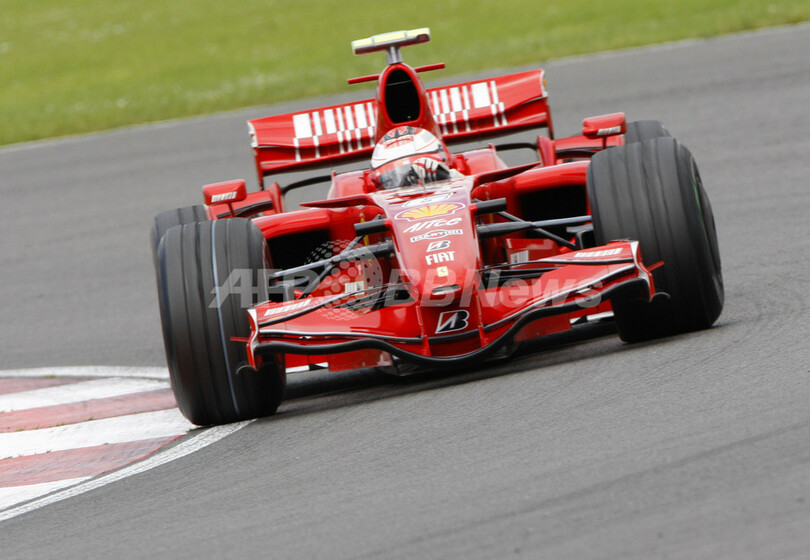 ライコネン 英国GPフリー走行2回目でトップに