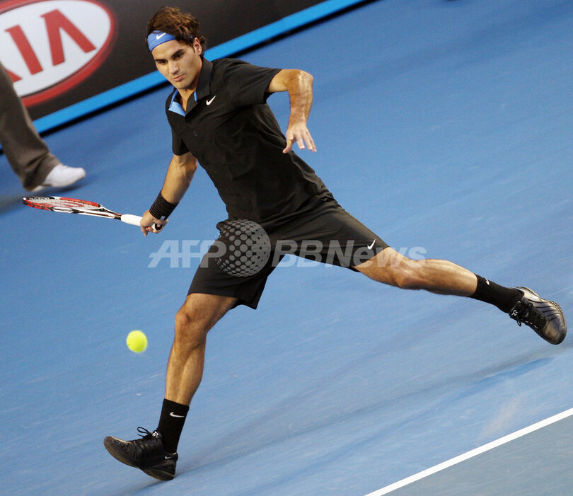 ジョコビッチ フェデラーを降し自身初の全豪決勝進出