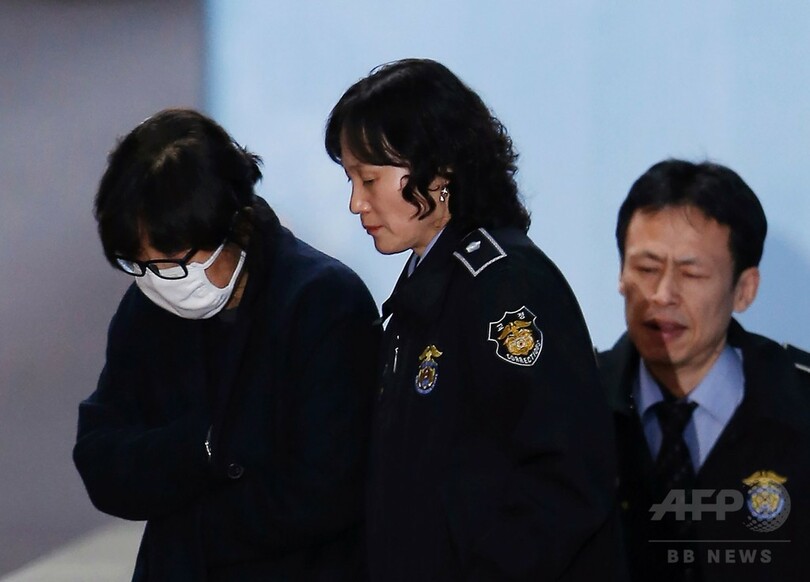 韓国の朴大統領、捜査受け入れ表明「誠実に臨む」支持率5％に