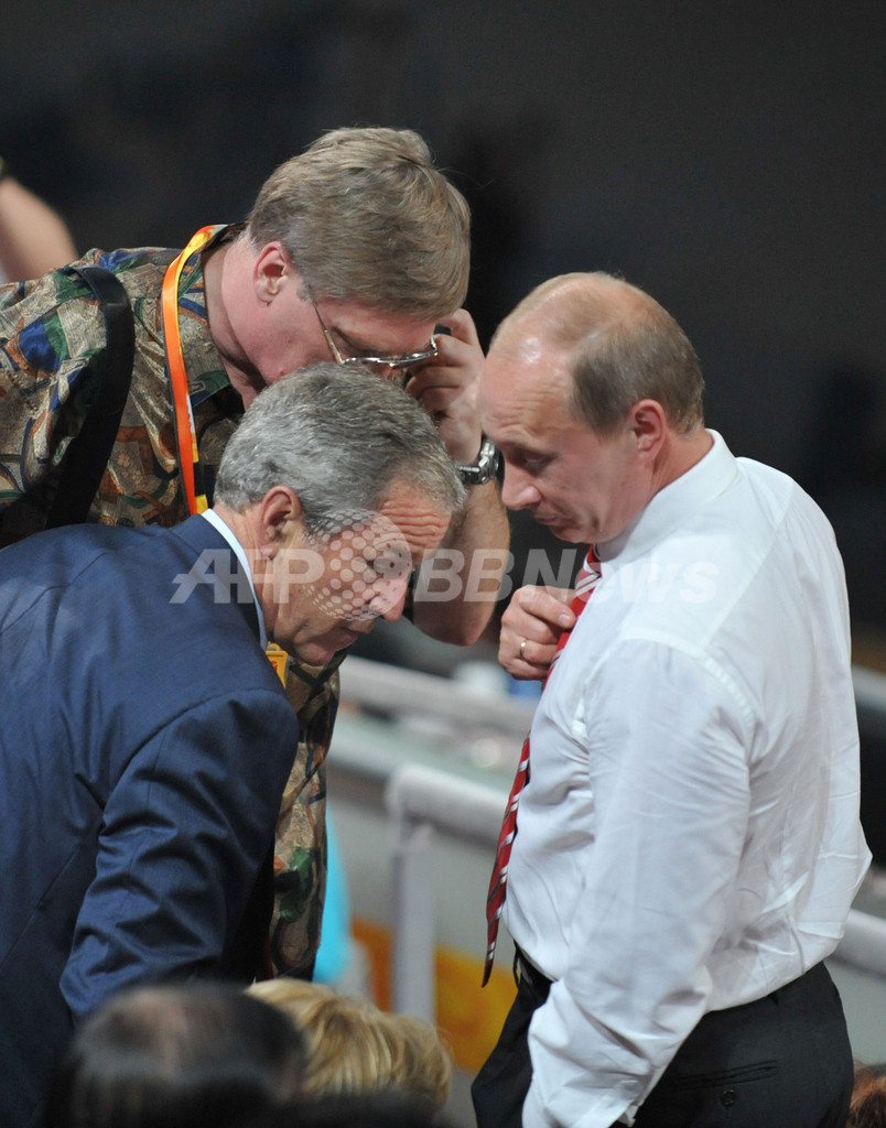 プーチン首相、北オセチア入り