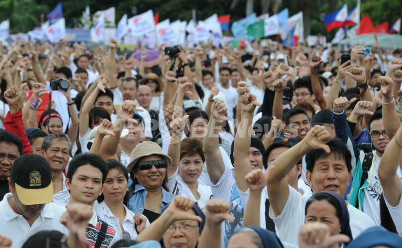 フィリピンで反汚職デモ、ソーシャルメディアで全国規模に