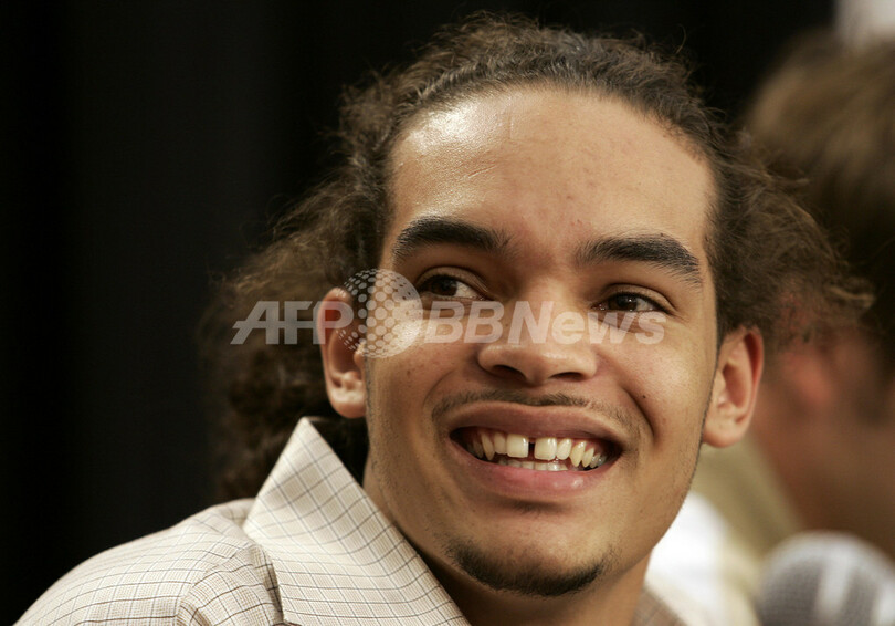 ヨアキム・ノア ブルズの入団会見に出席