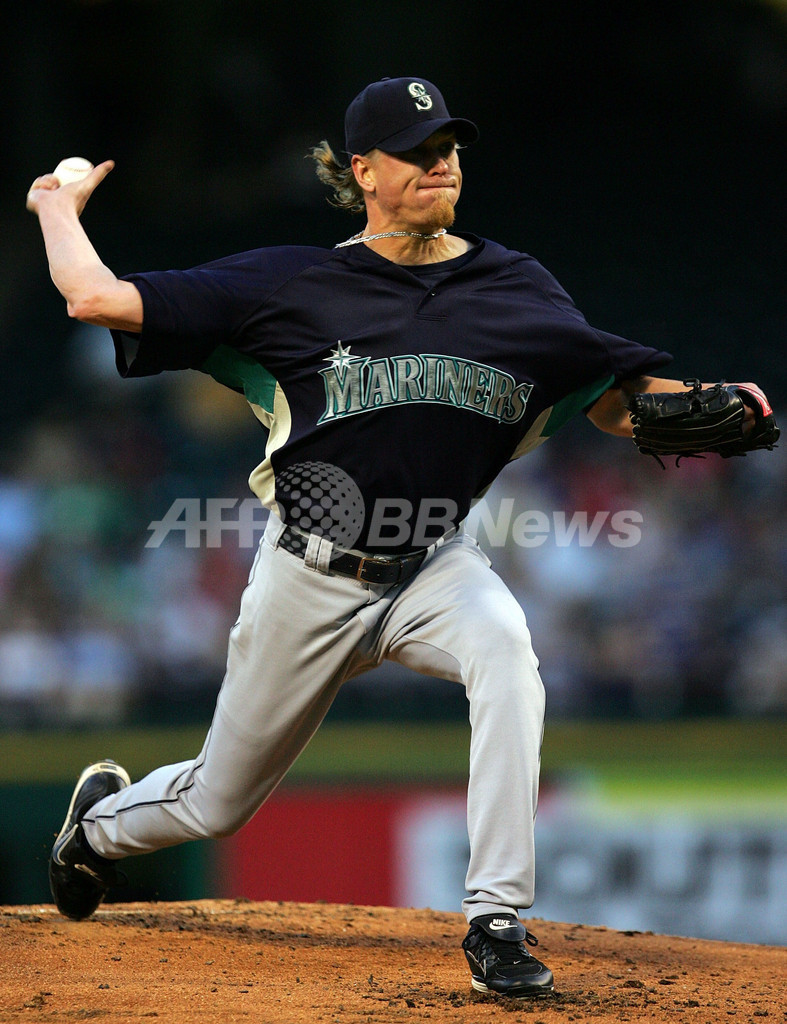 マリナーズ レンジャーズに9-4で勝利