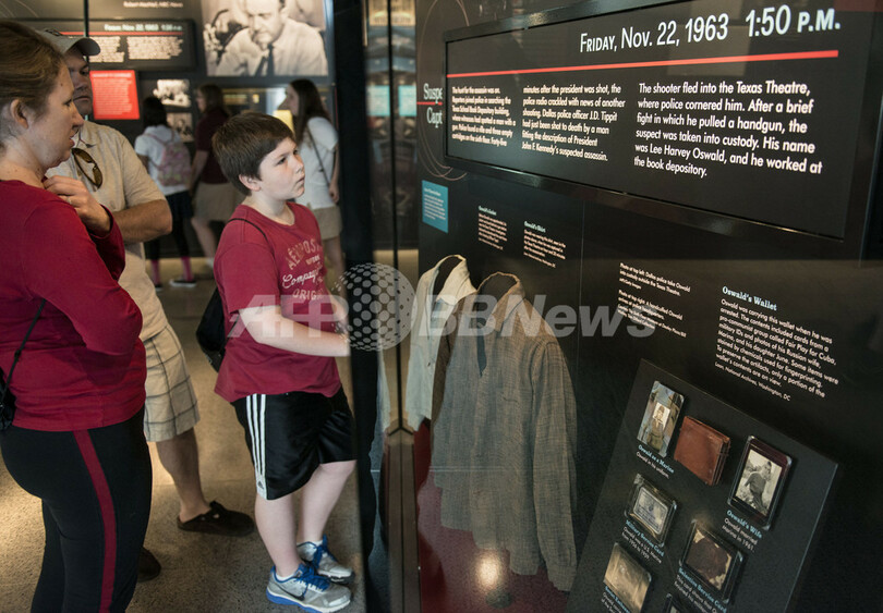 9.11の灰の中から甦ったJFKの肖像、米首都で展示会