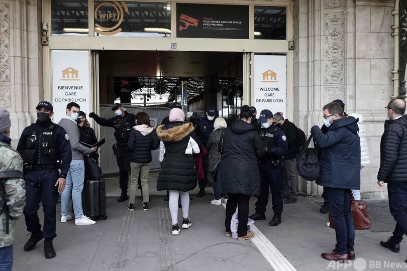 迫られる命の選択 仏パリの病院、コロナ対応限界間近