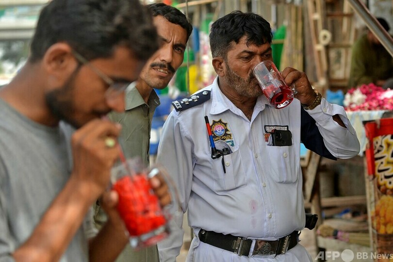 暑い夏の定番、インドとパキスタン結ぶドリンク