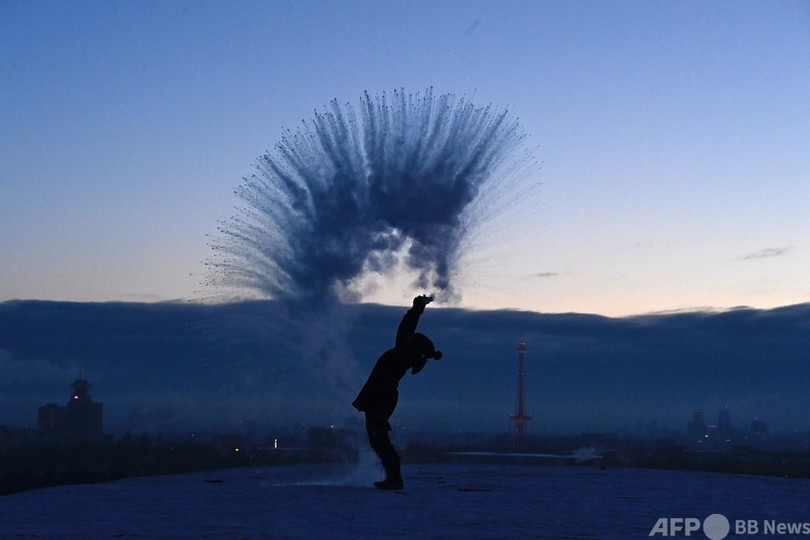 冷たい水よりもお湯の方が早く凍る「ムペンバ効果」、ドイツで再現実験