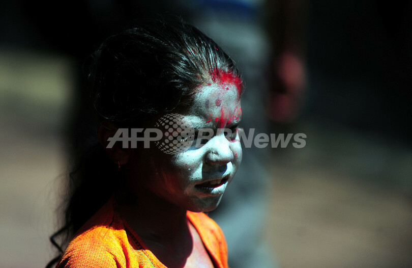 笑顔も色鮮やか、ヒンズー教の春祭り「ホーリー」