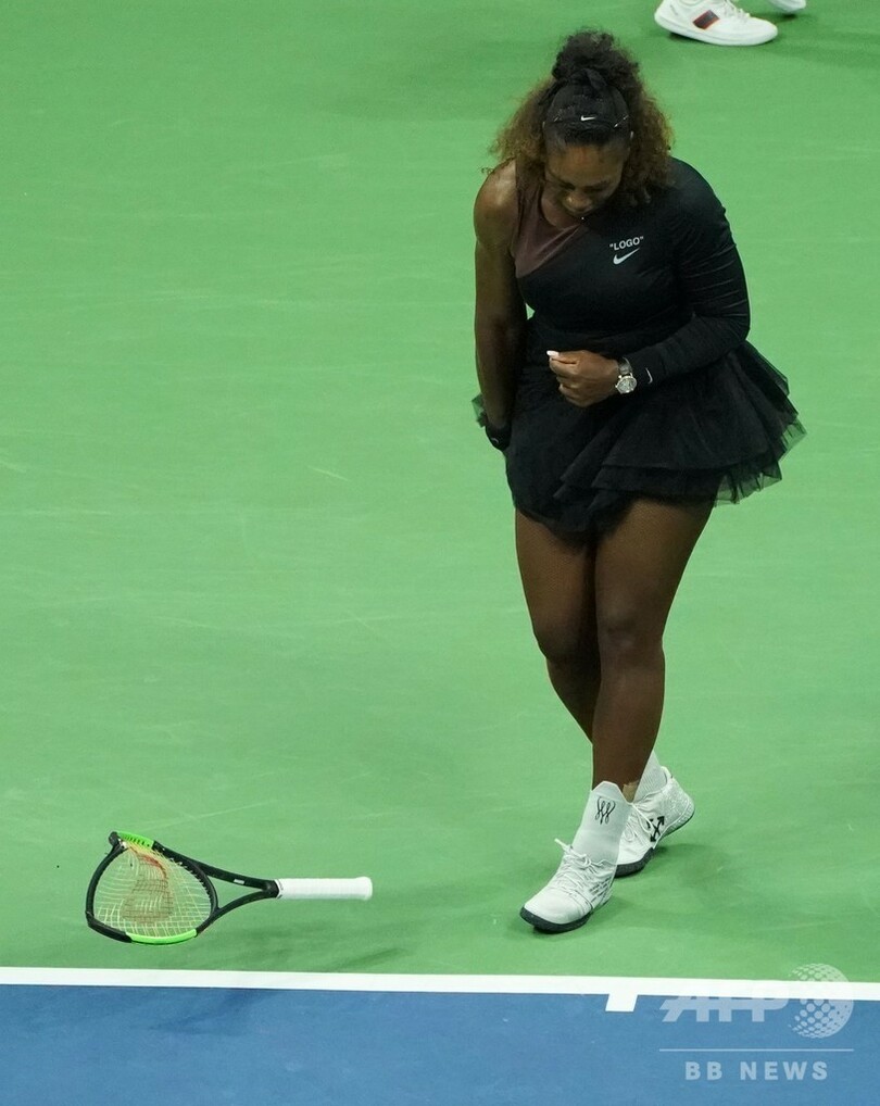 激高するセレーナの「差別的」風刺画、豪漫画家に世界中から批判の嵐