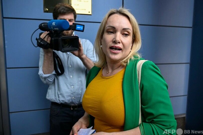 ロシアTVで抗議の女性に罰金 モスクワ裁判所