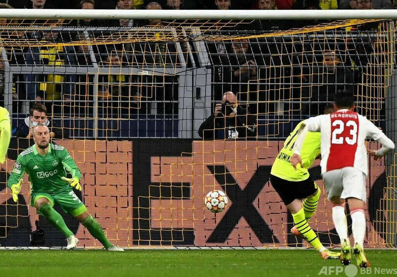 アヤックスが決勝T進出、ドルトはフンメルス退場に怒り 欧州CL