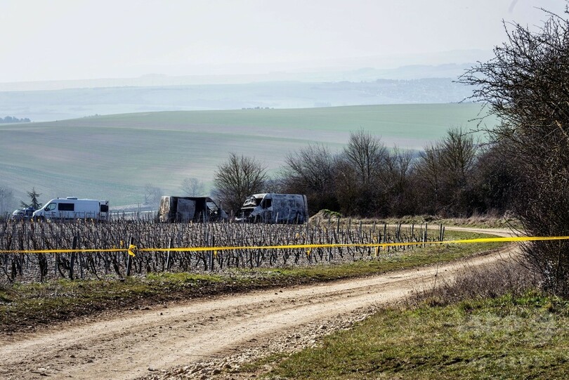 武装集団が輸送車襲撃、宝石11億円超奪われる 仏