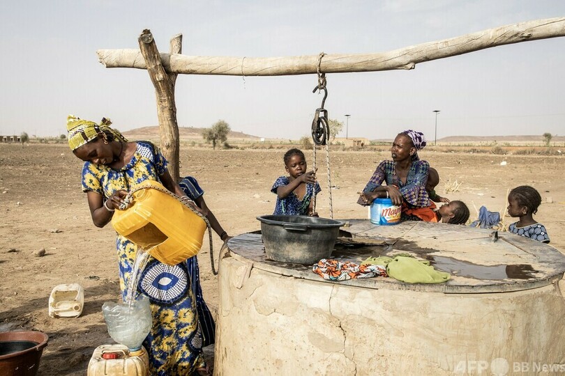 乾いた川底掘って井戸に… 飲み水確保に日々苦闘 セネガル