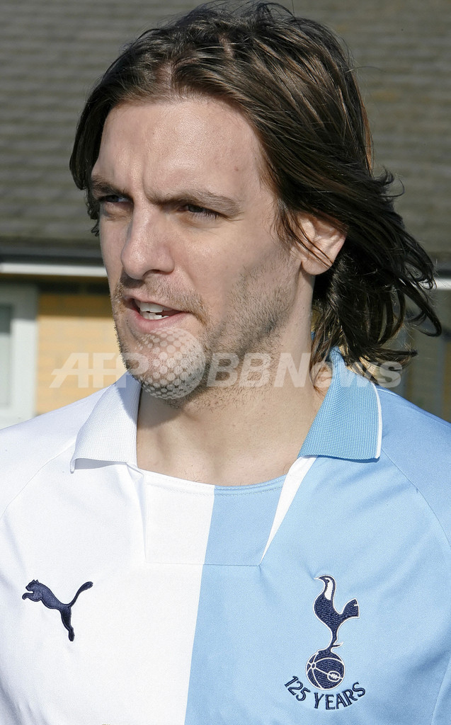 トッテナム 新加入選手の入団発表を行う