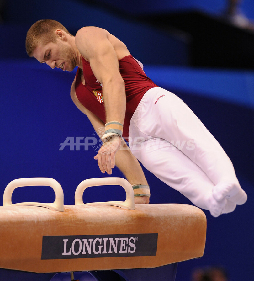内村が種目別ゆかで優勝、山室はつり輪で3位に 世界体操