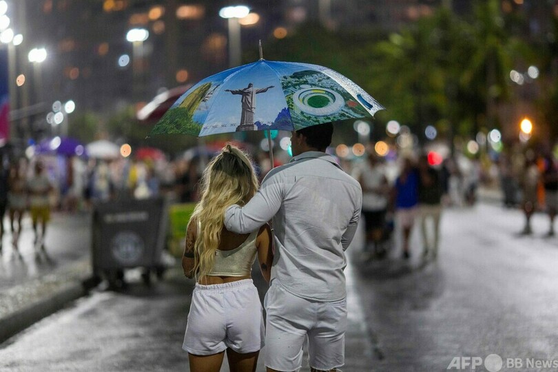 ブラジル・リオの年越しイベント、ごみ半減