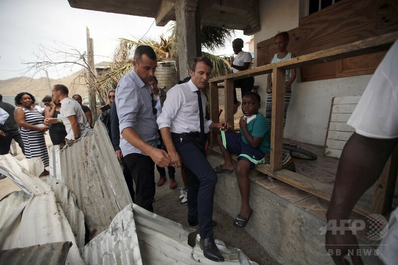 マクロン仏大統領、カリブ海のハリケーン被災地を訪問