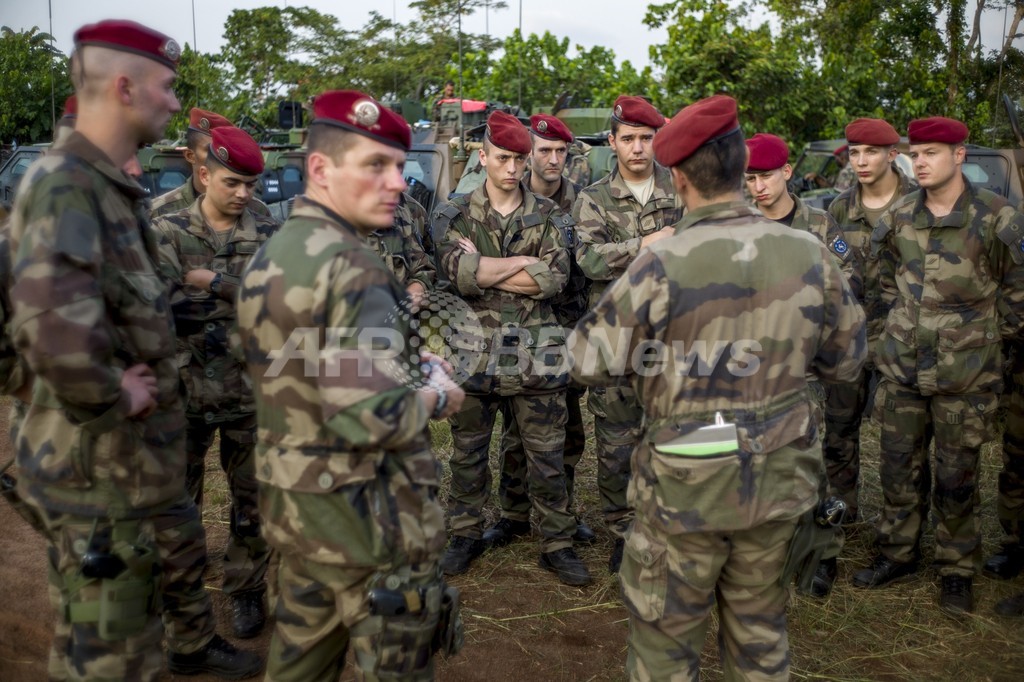 中央アフリカ共和国へ派遣の仏軍、兵士2人殺害される 中央アフリカ共和国へ派遣の仏軍、兵士2人殺害される