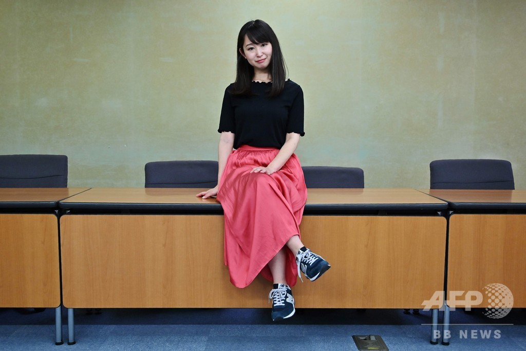 ハイヒール強制に#KuTooで抗議、日本人女性呼び掛けに署名2万人近く集まる ハイヒール強制に#KuTooで抗議、日本人女性呼び掛けに署名2万人近く集まる