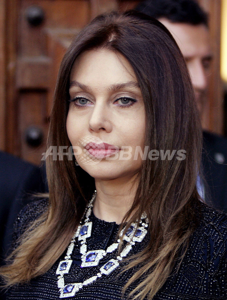 まるで昼ドラ!?ベルルスコーニ首相が離婚宣言の夫人に反撃 まるで昼ドラ!?ベルルスコーニ首相が離婚宣言の夫人に反撃