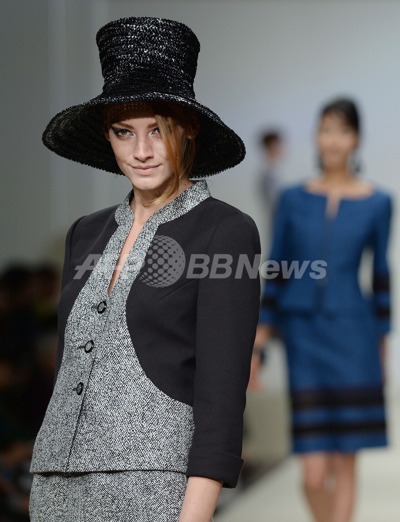 ジュン・アシダ、14年春夏コレクションを発表