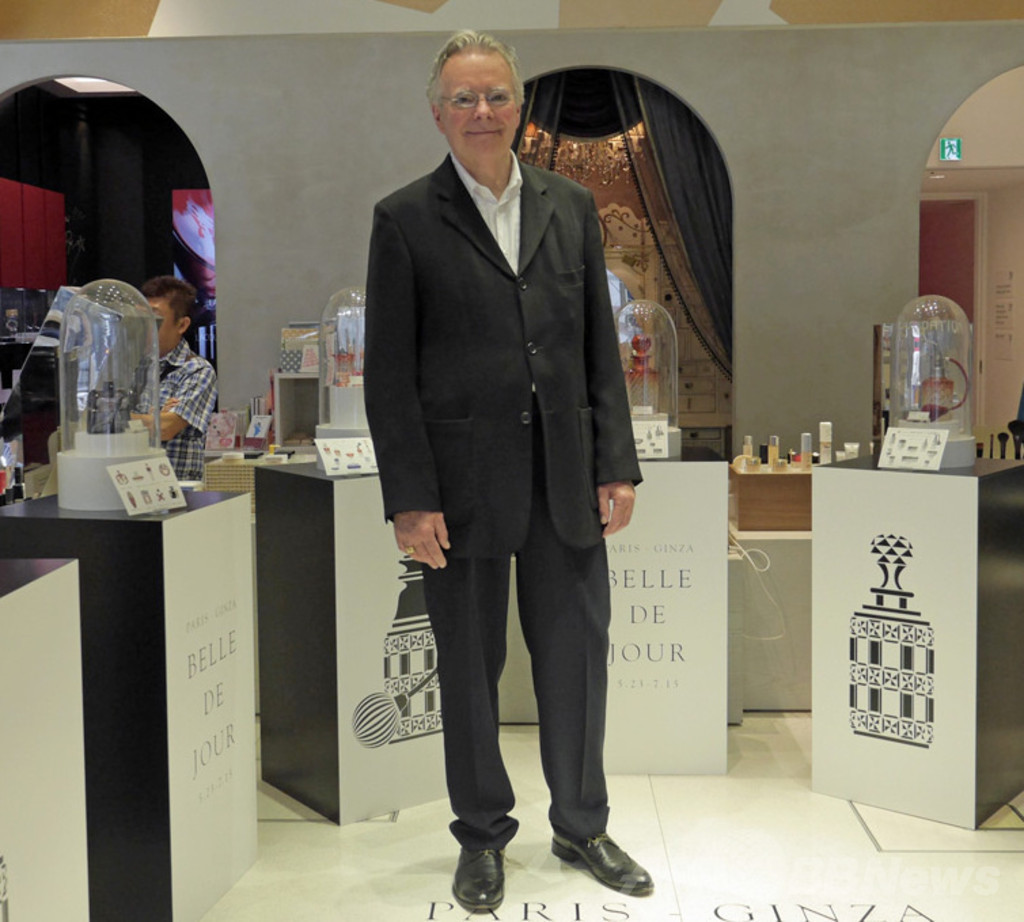 香水瓶の歴史を辿るイベント開催、アンティークアイテムの展示販売も
