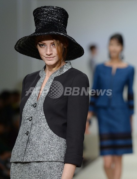ジュン・アシダ、14年春夏コレクションを発表
