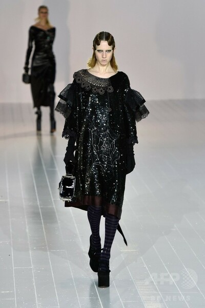 「マーク ジェイコブス」16/17年秋冬コレクション