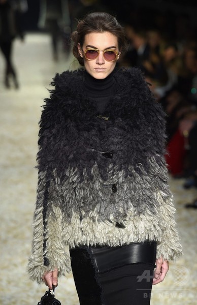 生まれ育ったサンタフェから着想を得たボヘミアンシック、「トム フォード」15/16年秋冬