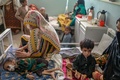 アフガニスタン南部カンダハルの病院で治療を受ける子ども（2021年9月27日撮影）。(c)BULENT KILIC / AFP