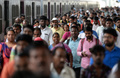 インド・チェンナイのラッシュアワーの鉄道駅（2018年7月11日撮影、資料写真）。(c)ARUN SANKAR / AFP